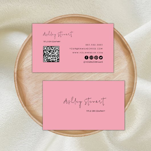 Minimalistisches Script Qr Code Beruflich Girl Pin Visitenkarte