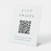Minimalistisches Script QR Code Hochzeitstabelle Sockelschild (Vorderseite)