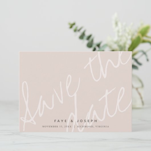 Minimalistisches Script Rosa Beige Save the Date K Einladung (Stehend Vorderseite)