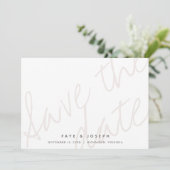 Minimalistisches Script Weiß Beige Save the Date K Einladung (Stehend Vorderseite)
