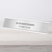 Minimalistisches Silber mit Schwarztypografie-Anwa Schreibtischnamensplakette (Vorderseite )