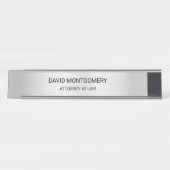 Minimalistisches Silber mit Schwarztypografie-Anwa Schreibtischnamensplakette (Vorderseite )