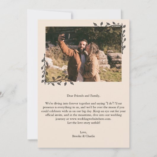 Minimalistisches Skript-Foto Save The Date (Rückseite)