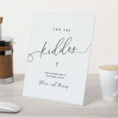 Minimalistisches Skript für das Kiddos Hochzeitsze Sockelschild (In SItu)