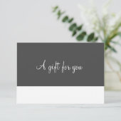 Minimalistisches Skriptgeschenkzertifikat (Stehend Vorderseite)