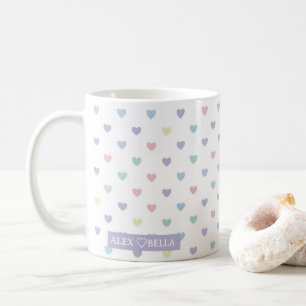 Minimalistisches Soft-Pastell-Herzmuster-Paarnamen Kaffeetasse