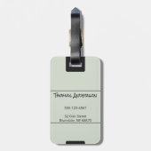Minimalistisches Soft Sage mit schwarzem Monogramm Gepäckanhänger (Rückseite vertikal)