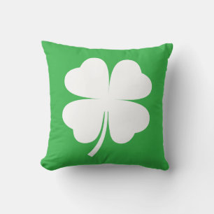 Minimalistisches St. Patrick's Day Clover Design Kissen
