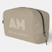 Minimalistisches Warmes Taupe-Monogramm Waschbeutel (Rechte Ecke)