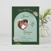 Minimalistisches Weichtrosa und grünes Lotus Save  Einladung (Stehend Vorderseite)