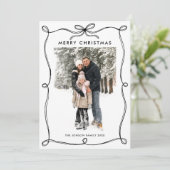 Minimalistisches Weihnachtsboho Black Bow Ribbon 2 Feiertagskarte (Stehend Vorderseite)