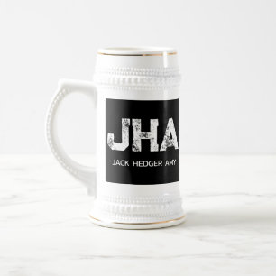 MINIMALISTISCHES WEIßES DREIBUCHSTABEN-MONOGRAMM-N BIERGLAS