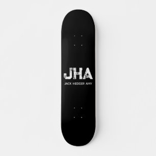 MINIMALISTISCHES WEIßES DREIBUCHSTABIGES MONOGRAMM SKATEBOARD