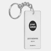 Minimalistisches White-Custom-Business-Logo Schlüsselanhänger (Vorderseite links)