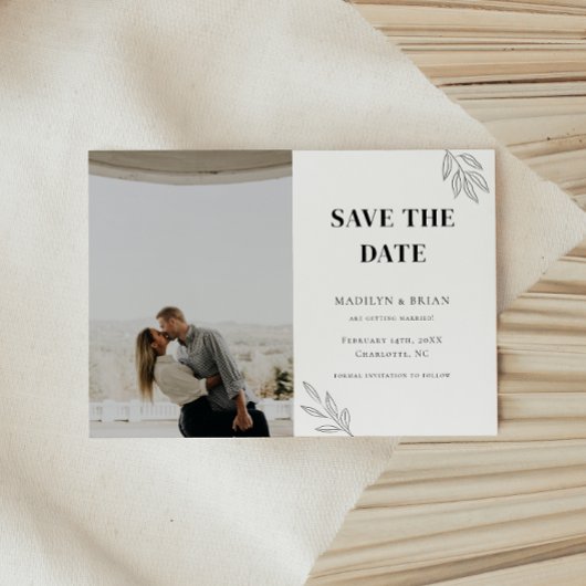 Minimalistisches White Floral Wedding Foto Save The Date