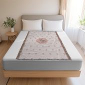 Minimierte Rose und Monogramm Decke