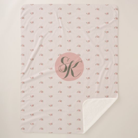 Minimierte Rose und Monogramm Sherpadecke (Vorderseite)