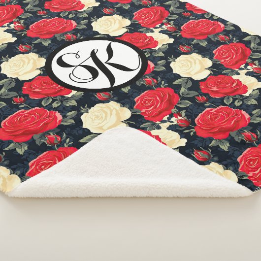 Minimierte Rose und Monogramm Sherpadecke (3/4)