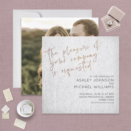 Minimum Black & White Gold Script Foto Wedding Einladung