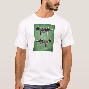 MiniUzi VorMaschinengewehr auf Grün T-Shirt