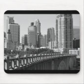 Minneapolis Skyline im Tageslicht Mousepad (Vorne)