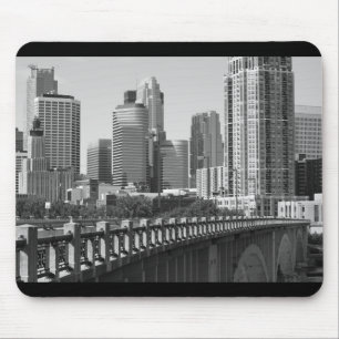 Minneapolis Skyline im Tageslicht Mousepad