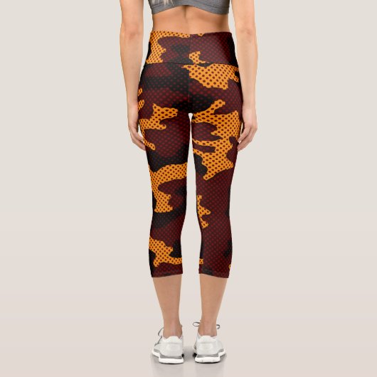 Minnesota Maroon & Gold Gopher Camo Printed Capri Leggings (Rückseite)