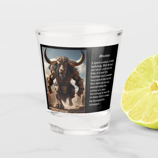 Minotaur  schnapsglas (Vorderseite)