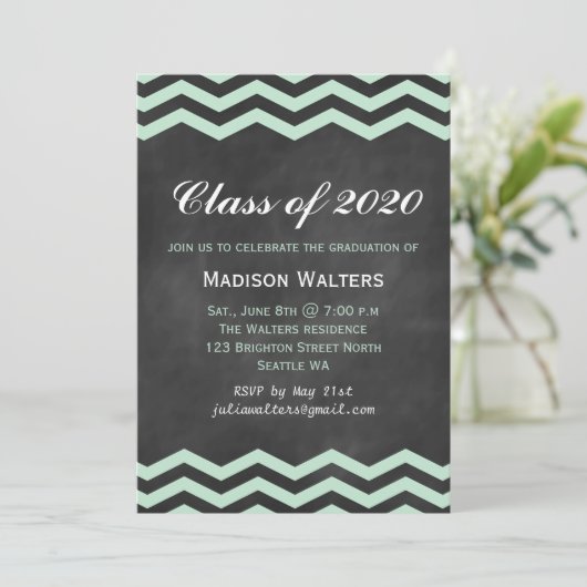 Mint & Chalkboard Abschluss Einladung (Stehend Vorderseite)