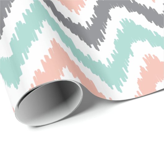 Mint Coral Gray Zigzags Ikat Muster Geschenkpapier (Rolleneckpunkt)