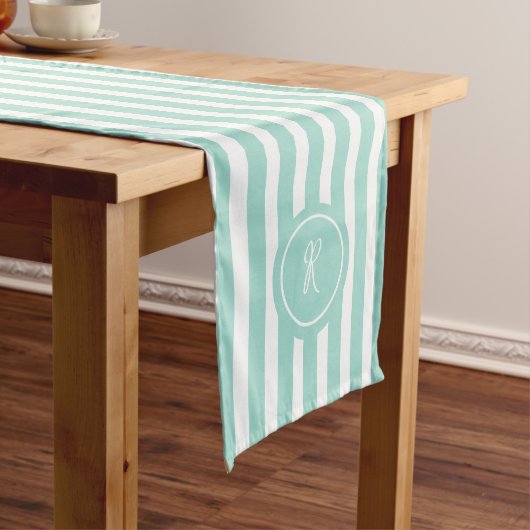 Mint French Beach Stripe Personalisiert Monogram Mittelgroßer Tischläufer (Beispiel)