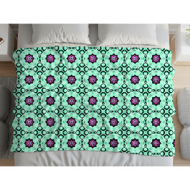 Mint green and purple geometric mandala pattern fleecedecke