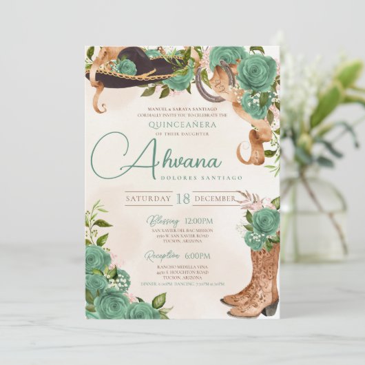 Mint Green Charra Quinceanera Western Sage Rose Einladung (Stehend Vorderseite)