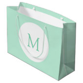 Mint Green Color Monogram Modern Elegant Trendy Große Geschenktüte (Rückseite Schrägansicht)