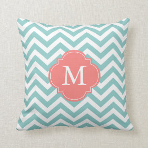 Mint Green Coral Zigzag Muster Monogram Kissen