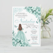 Mint Green Floral Butterflies Quinceanera Einladung (Stehend Vorderseite)