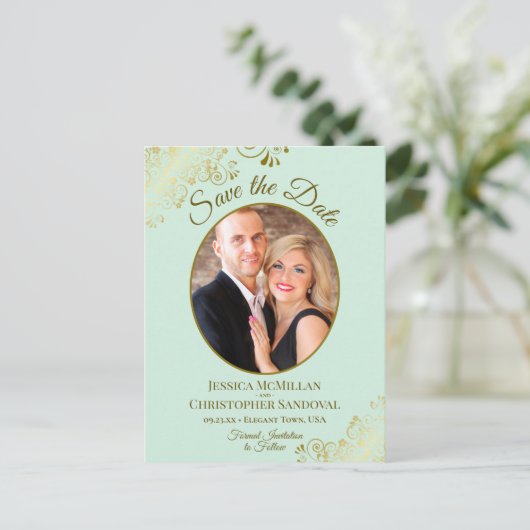 Mint Green & Gold Wedding Save the Date Oval Foto Ankündigungspostkarte (Stehend Vorderseite)