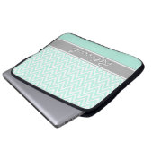 Mint Green White Zickzack Zigzag Muster Grau Name Laptopschutzhülle (Vorne Knopf)