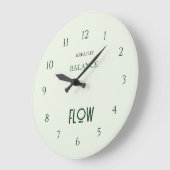 Mint Green Yoga Große Wanduhr (Winkel)