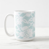 Mintblaue weiße Spitzenrosen floral Kaffeetasse (Links)