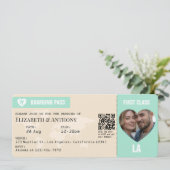 Mintgrüne und Champagnerfarbene Boarding-Pass-Hoch Einladung (Stehend Vorderseite)