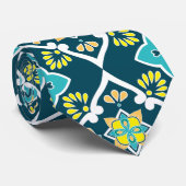 Minty und aquamarine Azulejos mit gelben Elementen Krawatte (Gerollt)