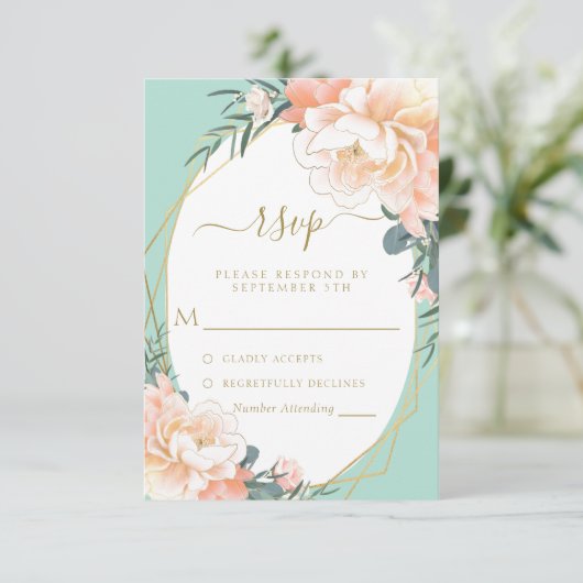 Minze grüne Blush Peach Cream Gold Floral Hochzeit RSVP Karte (Stehend Vorderseite)