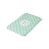 Minze grüne Streifen Trendy Moderne Monogramm Vorl Badematte (Schrägansicht)