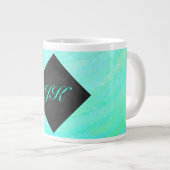 Minze Ice Blue und Black Monogram Jumbo-Tasse (Vorderseite Rechts)
