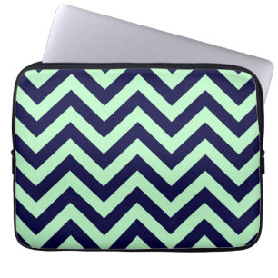 Minze, Navy Blue Large Zickzack ZigZag Muster Laptopschutzhülle