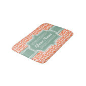 Minze Personalisiert Name Orange Owls Badematte (Schrägansicht)