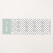 Minze und Gray Trellis Monogramm | Editierbare Far Yogamatte (Vorderseite (Horizontal))
