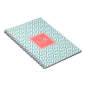 Minze und Korallendiamanten Muster Mit Monogramm Notizblock (Rechte Seite)