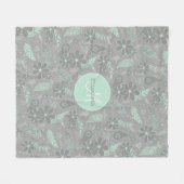 minzgraues boho-Blumenfedern-Muster mit Monogramm Fleecedecke (Vorderseite (Horizontal))